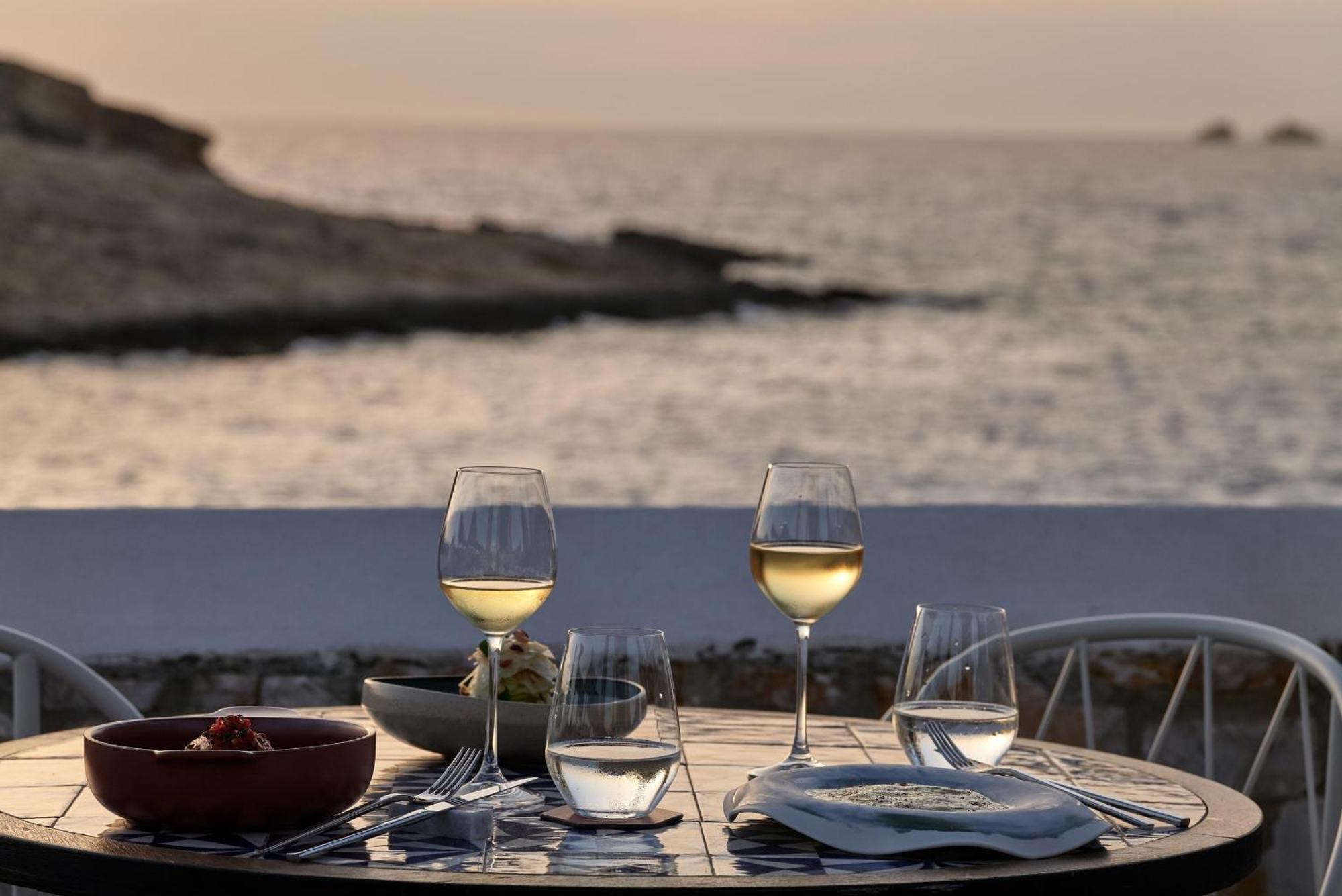 Andronis Minois Hotel Parasporos Exterior photo