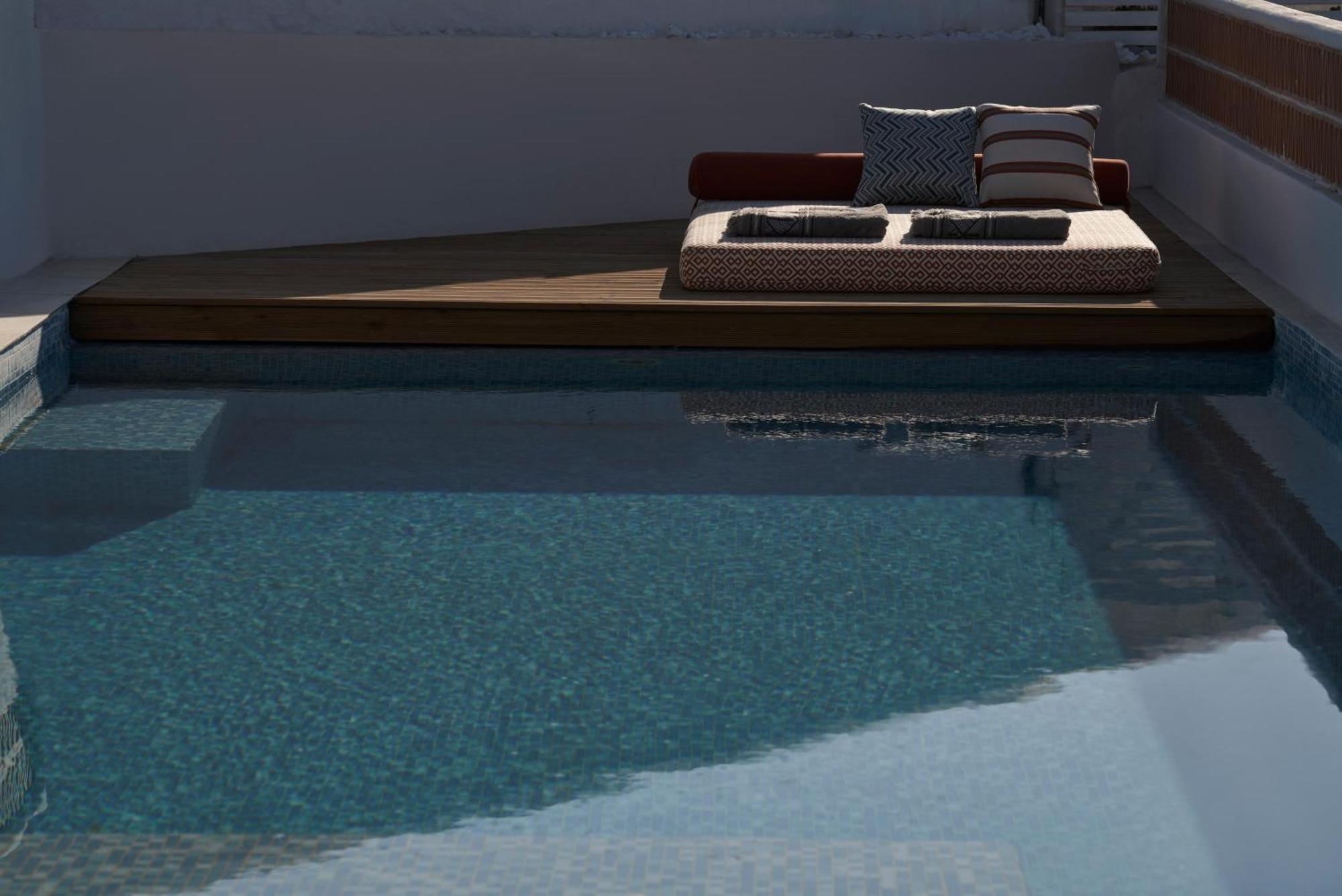 Andronis Minois Hotel Parasporos Exterior photo