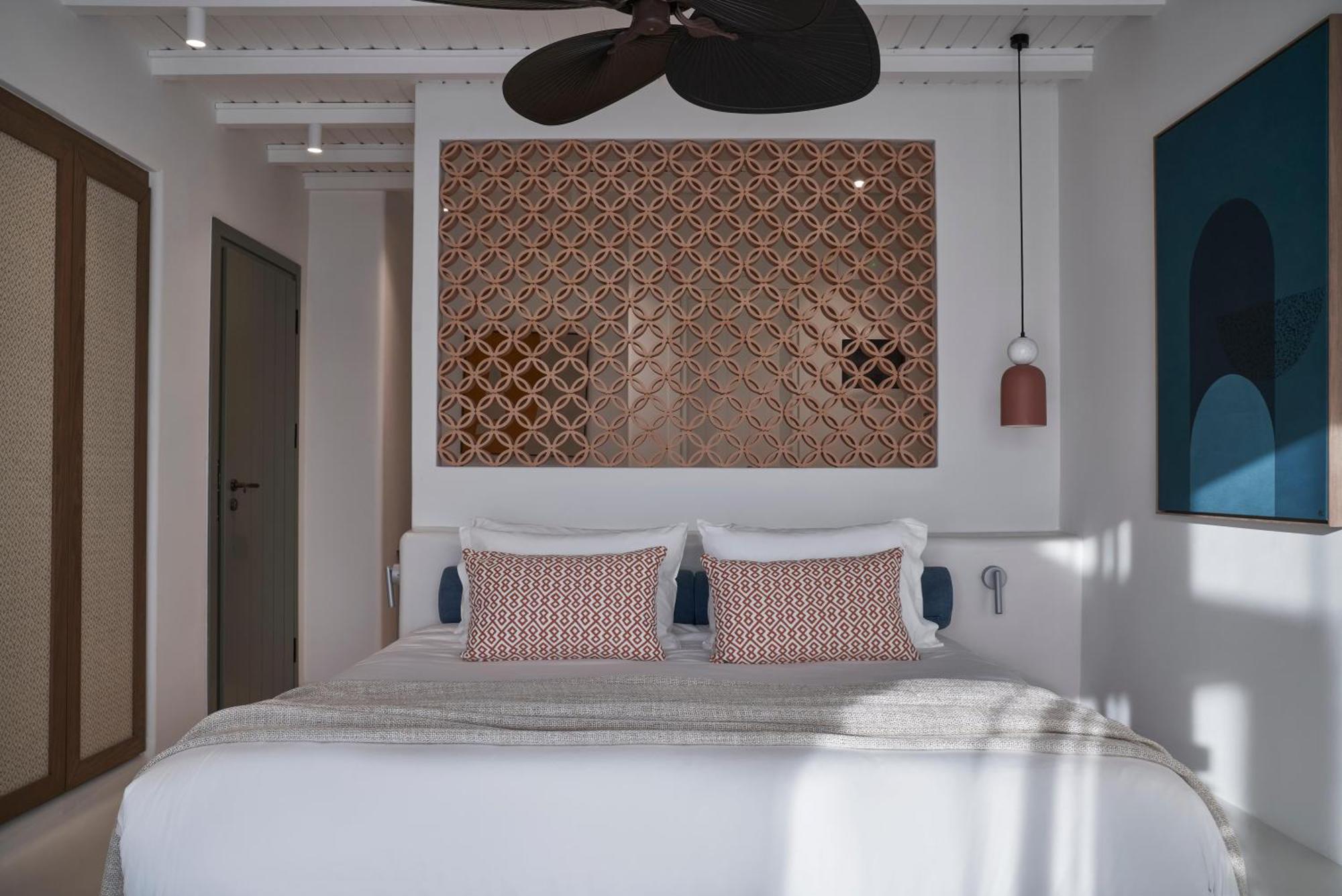 Andronis Minois Hotel Parasporos Exterior photo
